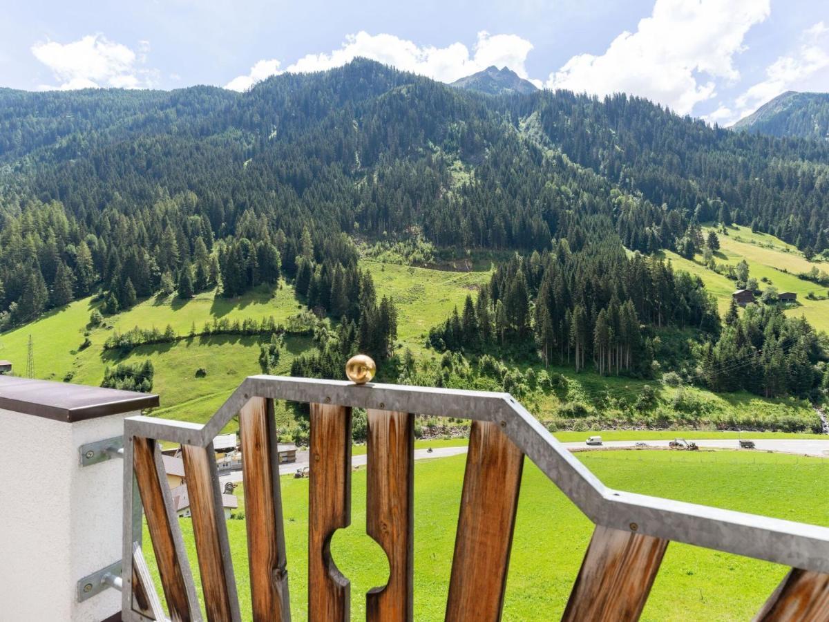 Land On The Kppl Mountain Chains Kappl  Buitenkant foto